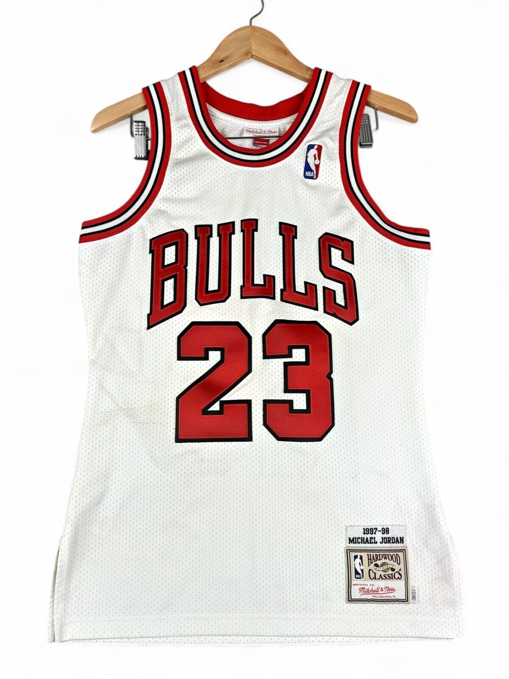 Mitchell & Ness Chicago Bulls Michael Jordan 23 Hardwood Classics Jersey White S